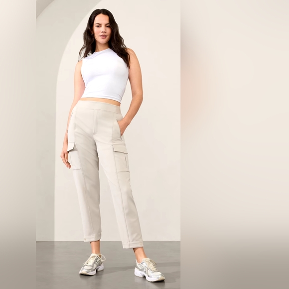 Athleta Pants - NWT Athleta Endless High Rise Cargo Pant Size 6 in Abalone